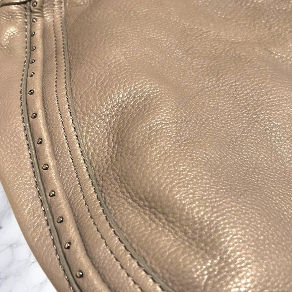 Michael Kors Purse Bag Beige Gray Pebbled Studded Roomy Large Zipper - Picture 3 of 11